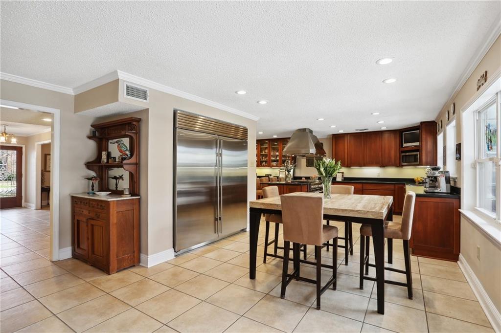 4704 TAFT Park