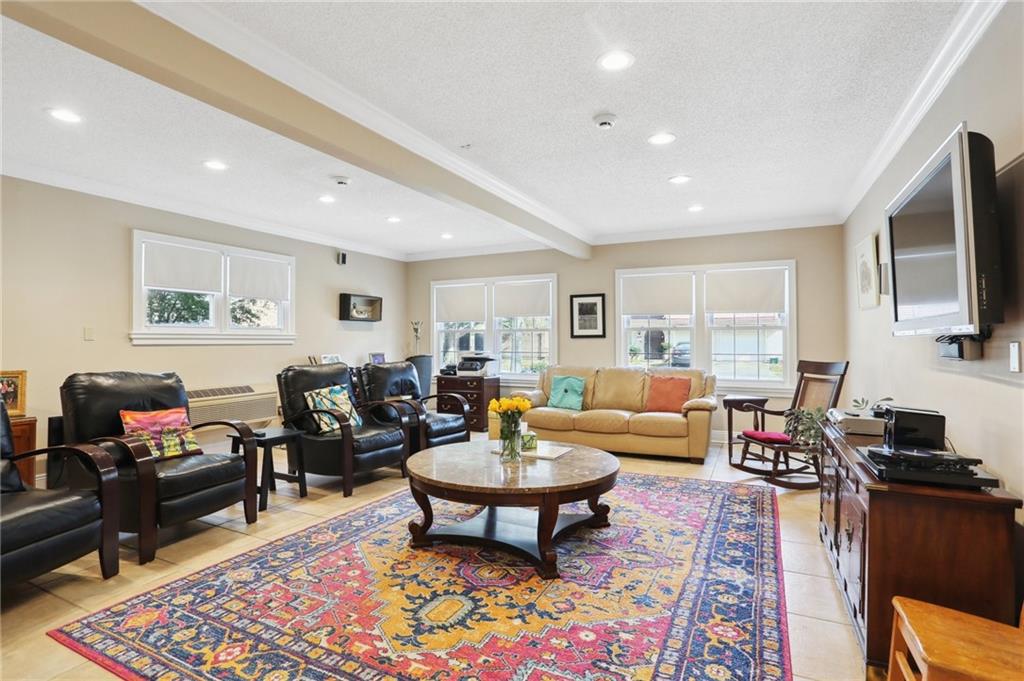 4704 TAFT Park
