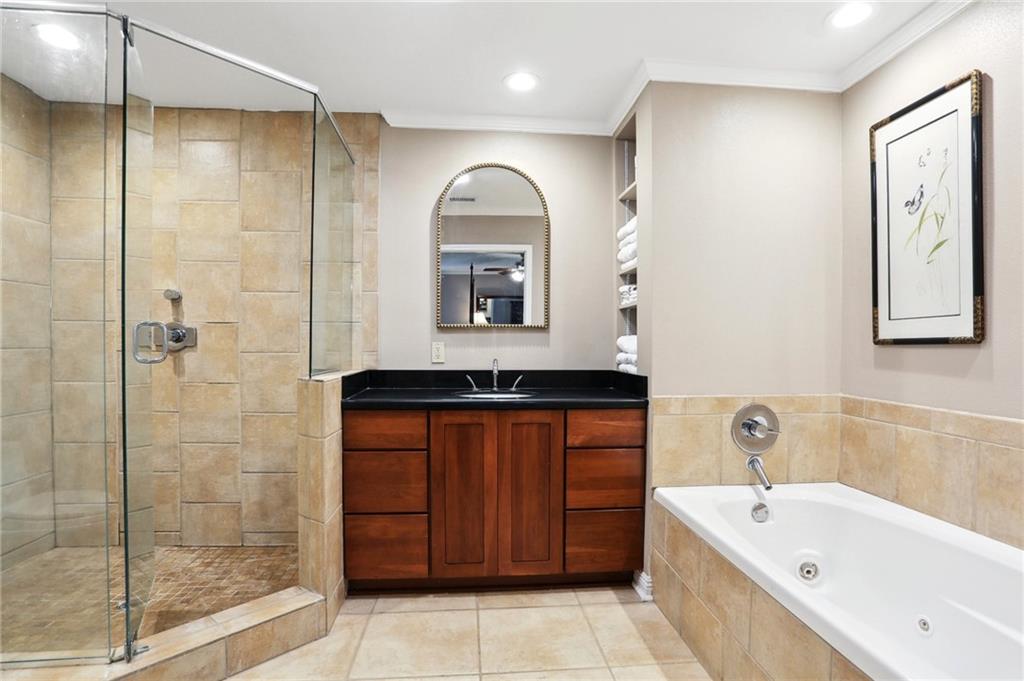 4704 TAFT Park