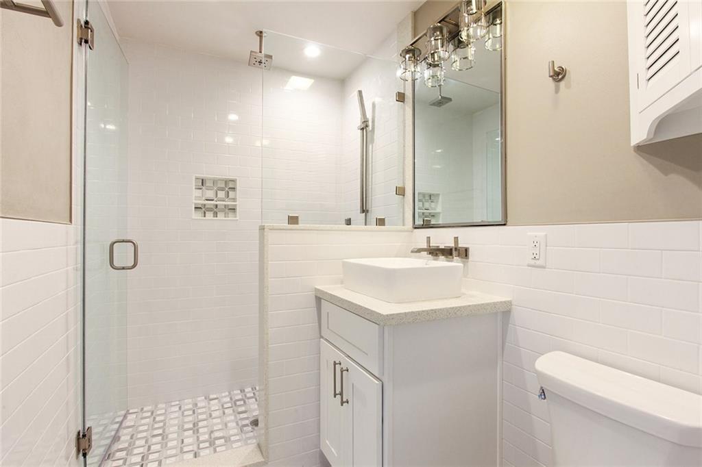 523 DUMAINE Street 2D