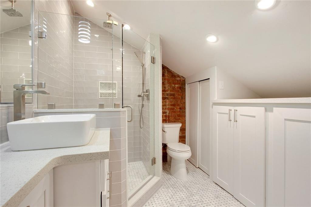 523 DUMAINE Street 2D