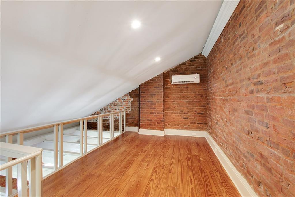 523 DUMAINE Street 2D