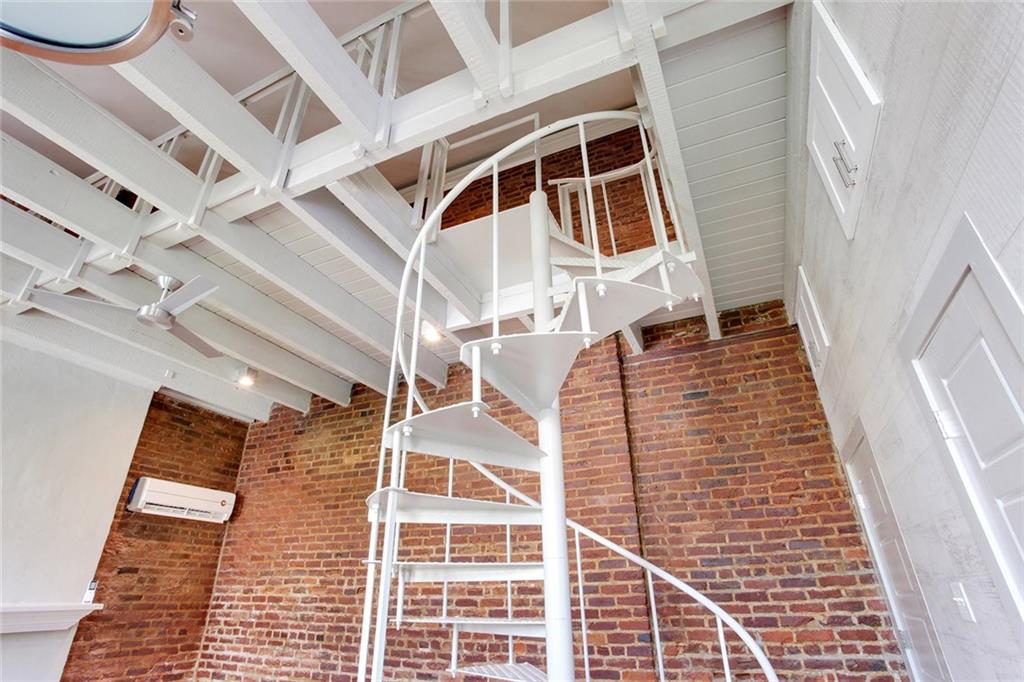 523 DUMAINE Street 2D