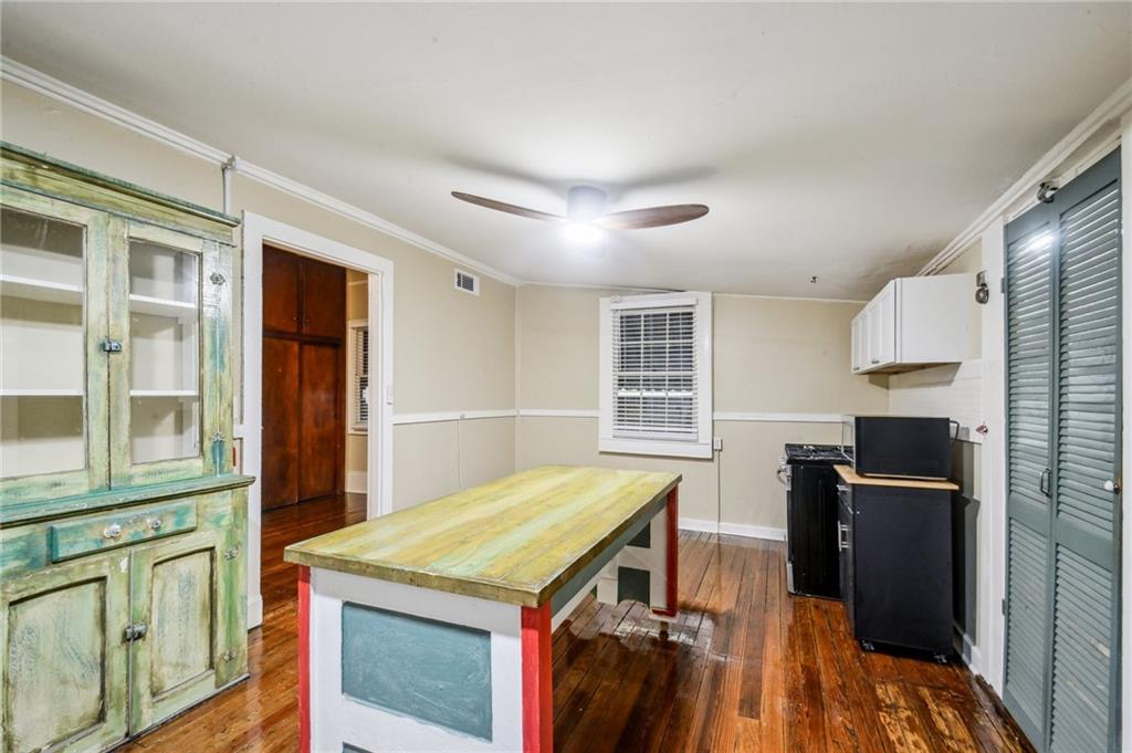 916 INDEPENDENCE Street