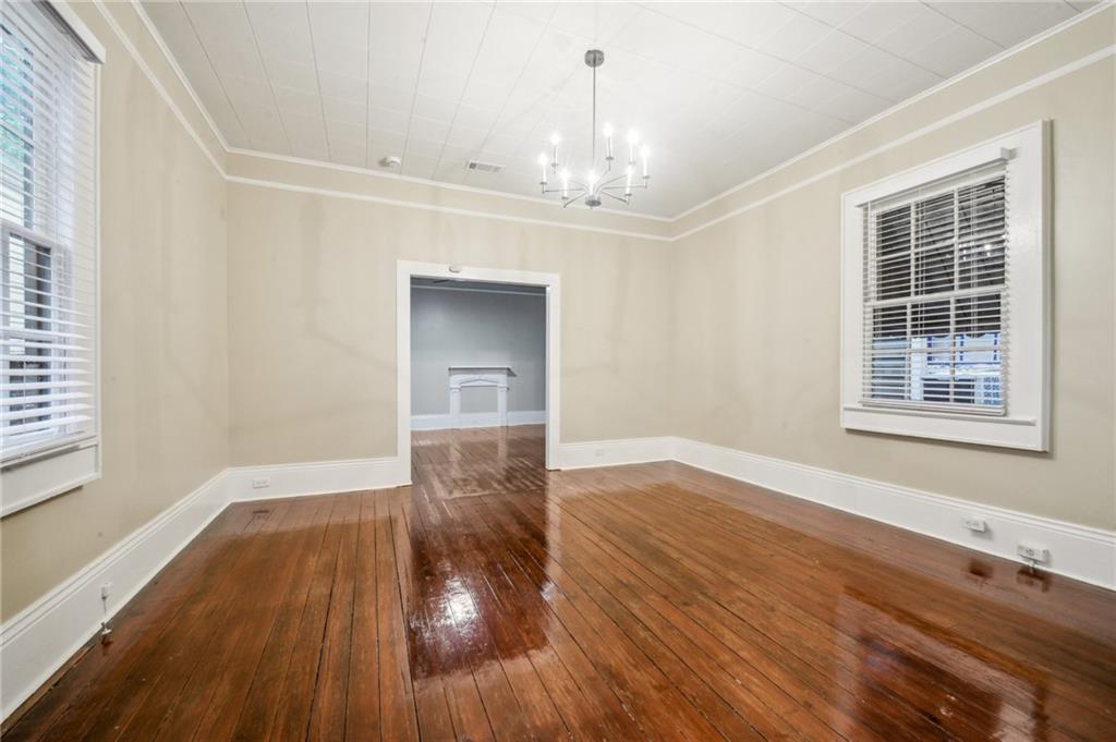 916 INDEPENDENCE Street