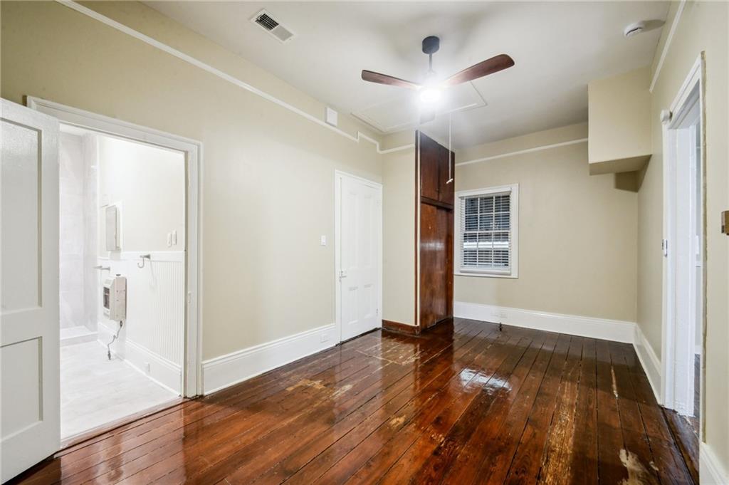 916 INDEPENDENCE Street