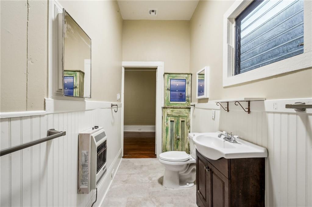 916 INDEPENDENCE Street