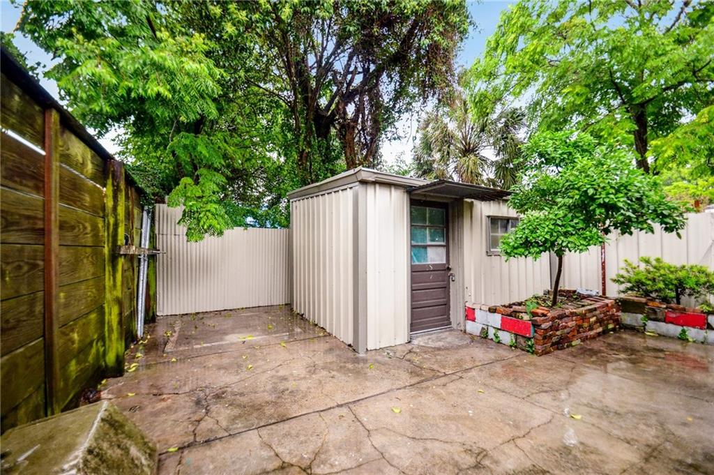 916 INDEPENDENCE Street