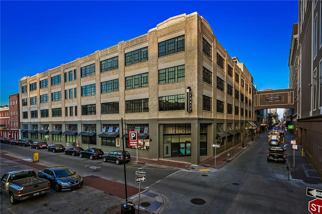 939 IBERVILLE Street 606