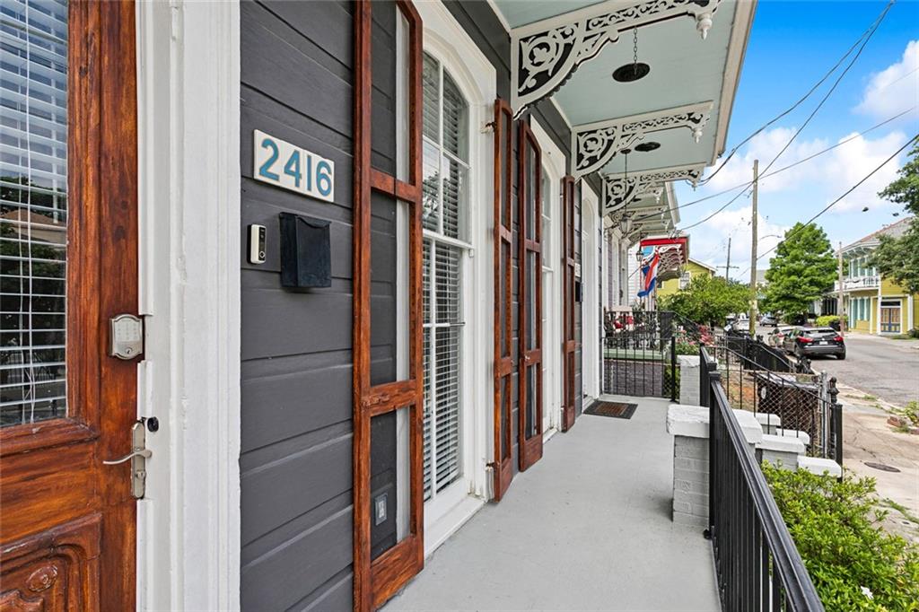 2416 CONSTANCE Street Left
