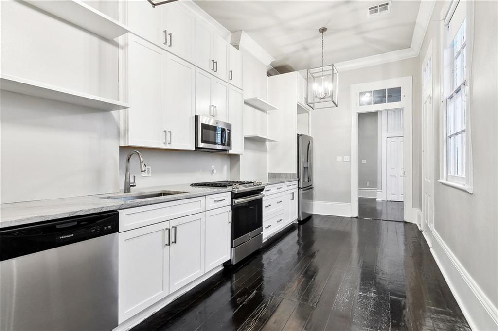 2416 CONSTANCE Street Left