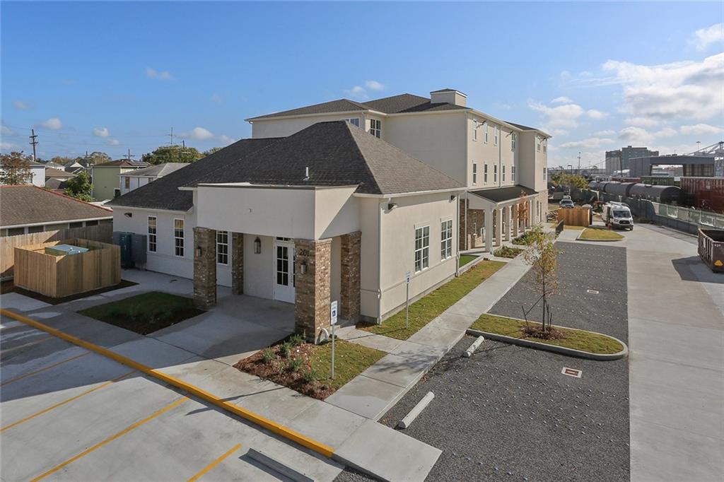 201 NASHVILLE Avenue 3C