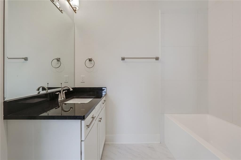 201 NASHVILLE Avenue 3C