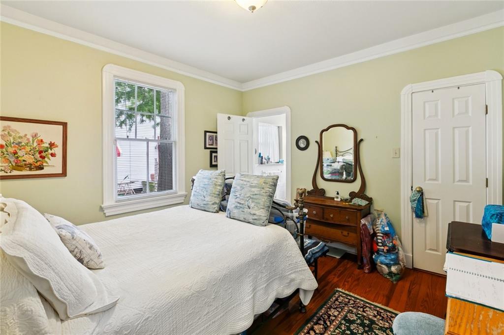 360 VINET Avenue