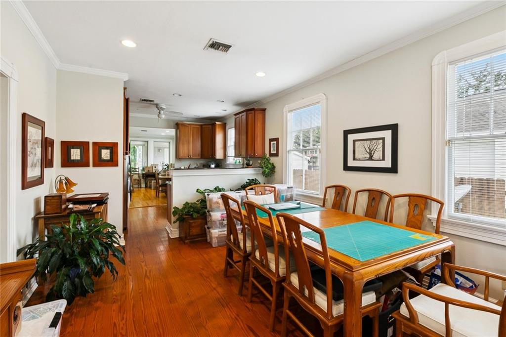 360 VINET Avenue