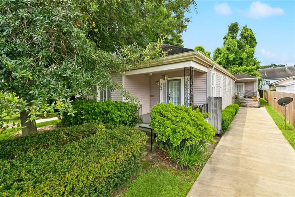360 VINET Avenue