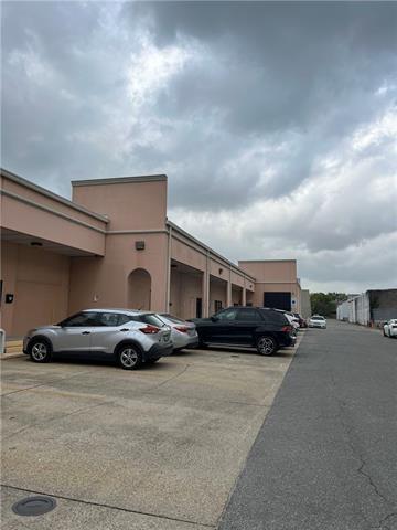 1995 GENTILLY Boulevard 200