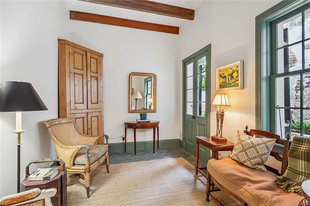 1229 CHARTRES Street