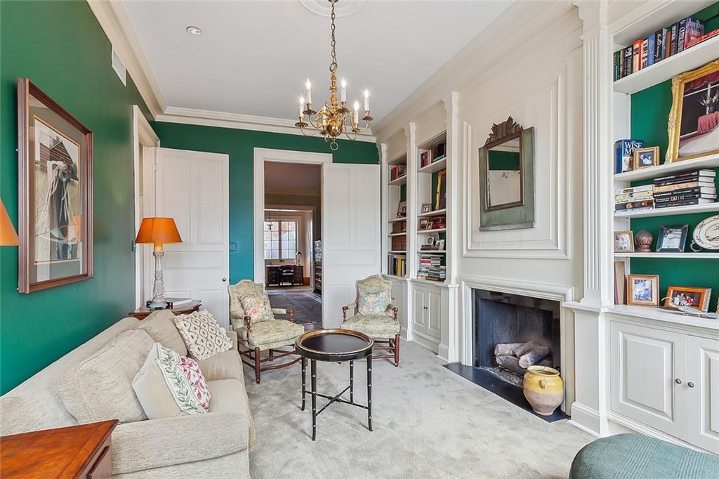 1229 CHARTRES Street