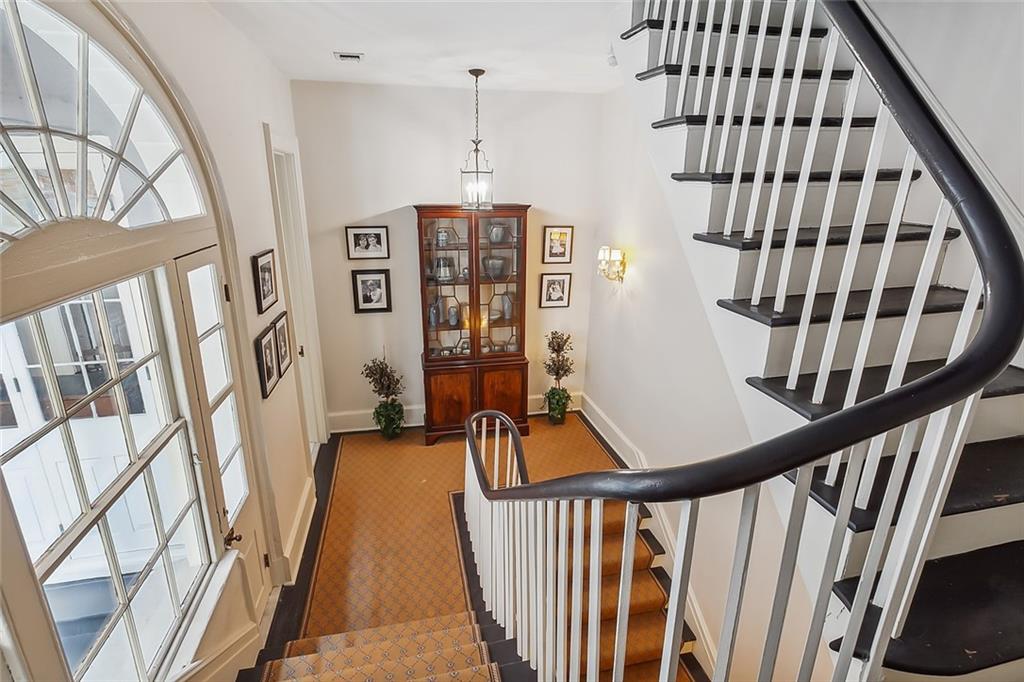 1229 CHARTRES Street