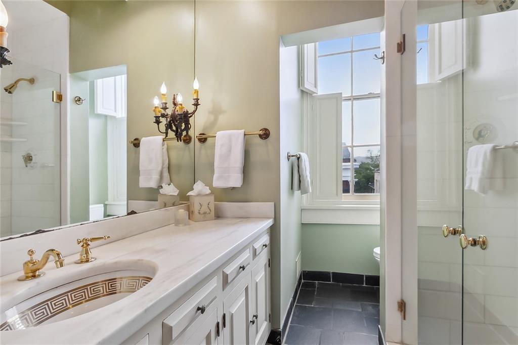 1229 CHARTRES Street