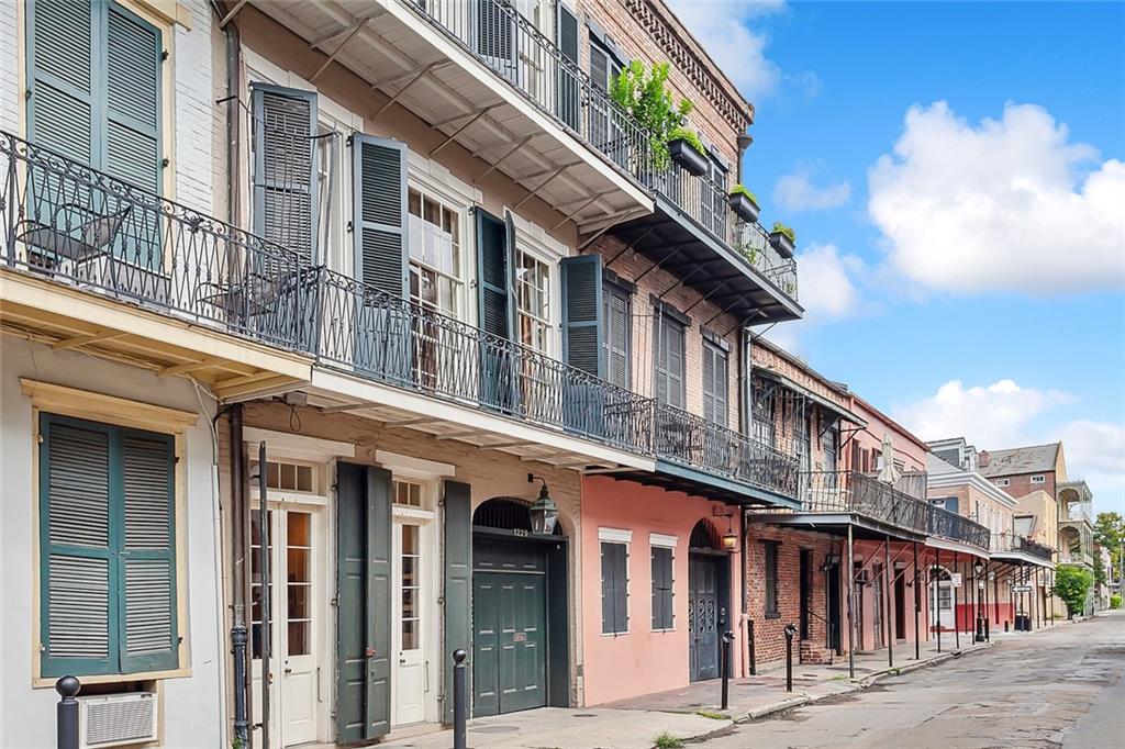 1229 CHARTRES Street