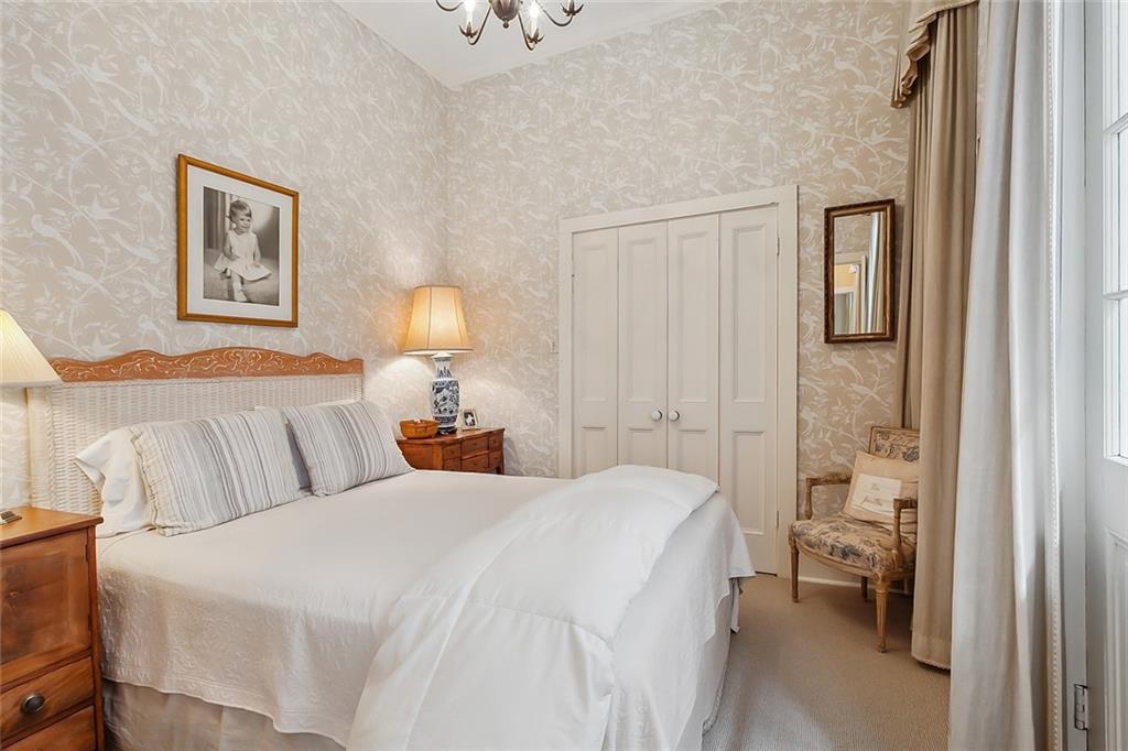 1229 CHARTRES Street