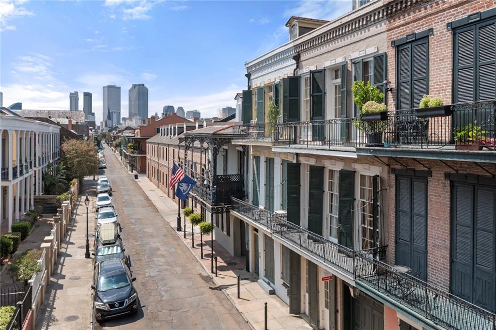 1229 CHARTRES Street