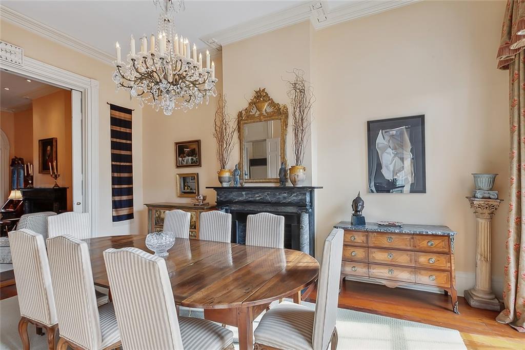 1229 CHARTRES Street