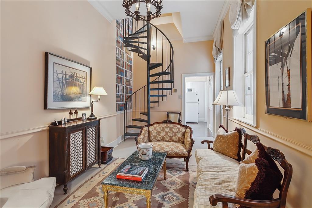 1229 CHARTRES Street