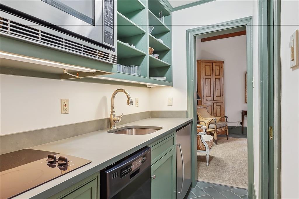 1229 CHARTRES Street