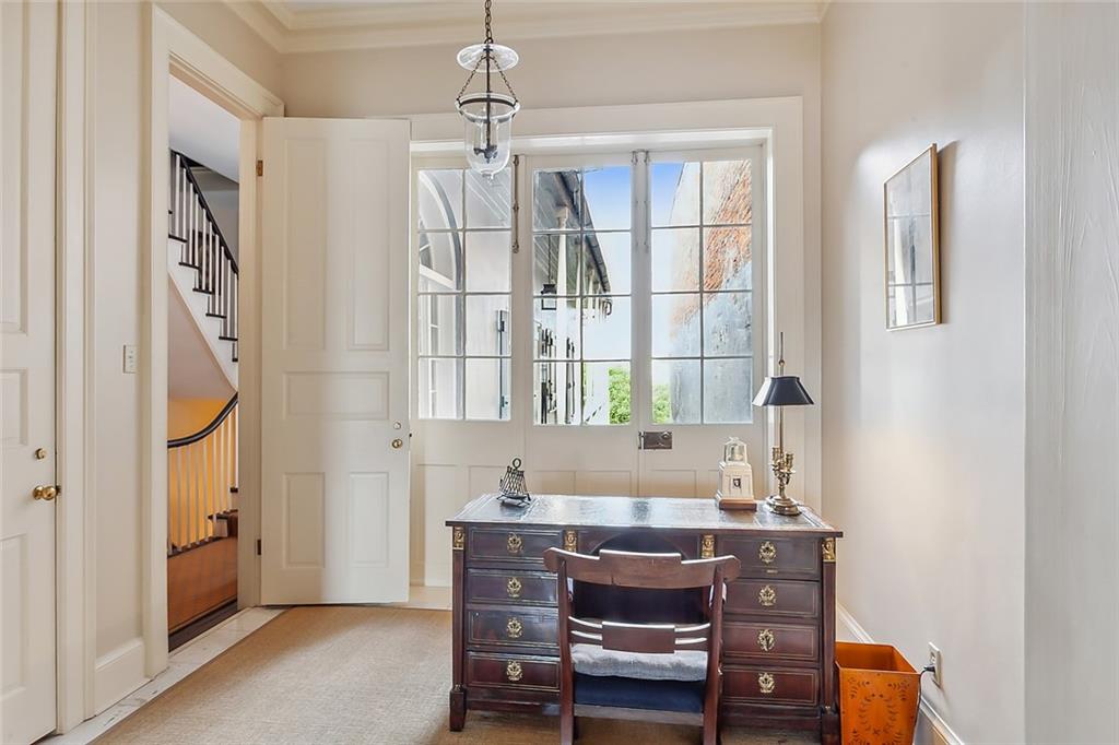 1229 CHARTRES Street