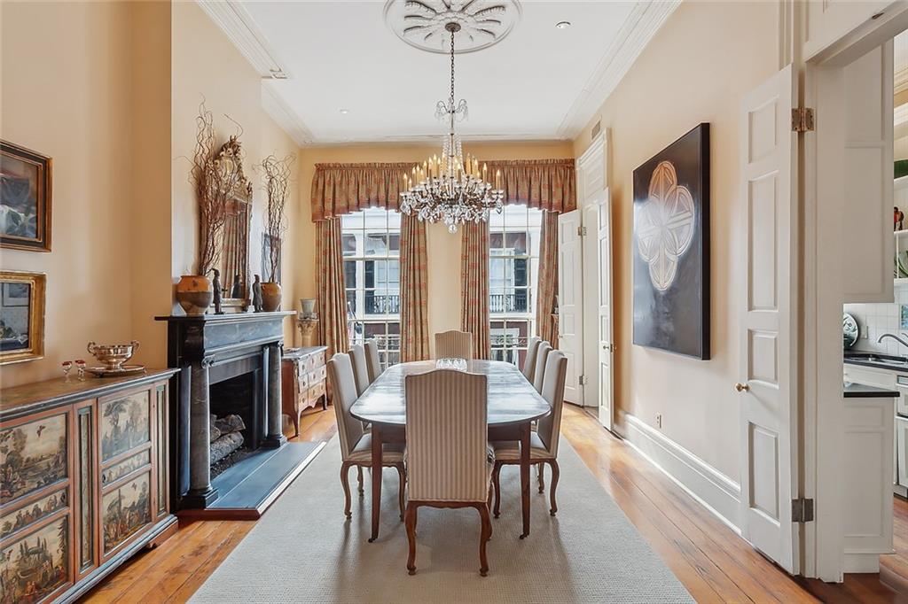 1229 CHARTRES Street