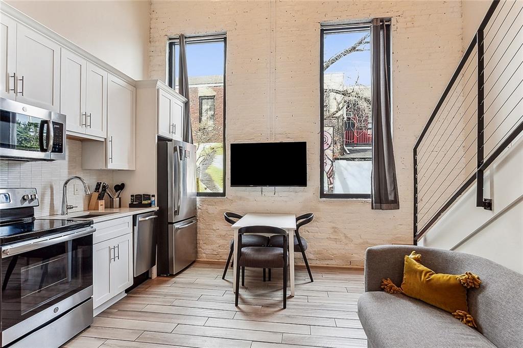 427 ESPLANADE Avenue 104