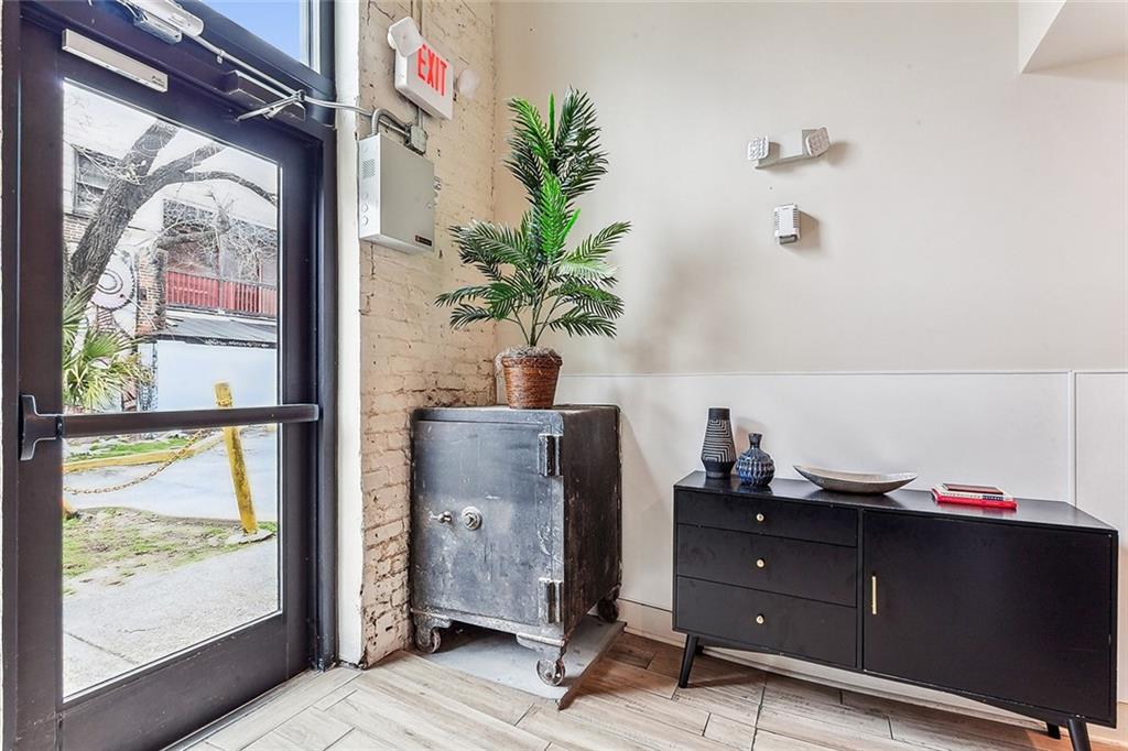 427 ESPLANADE Avenue 104
