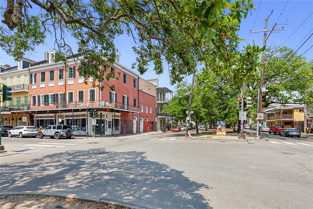 427 ESPLANADE Avenue 104