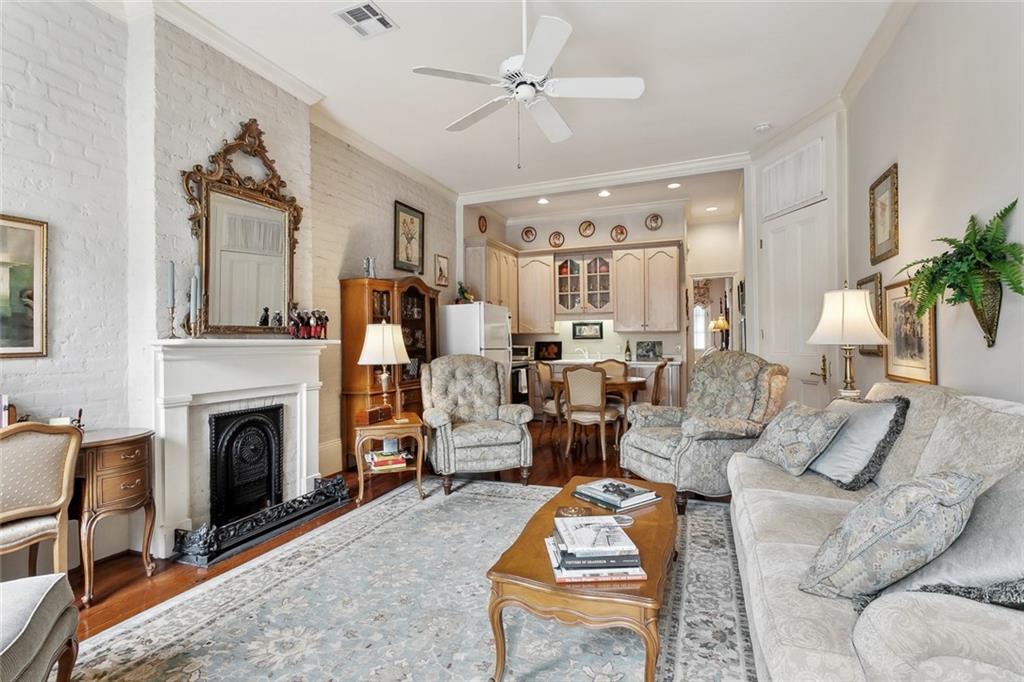 931 CHARTRES Street 13