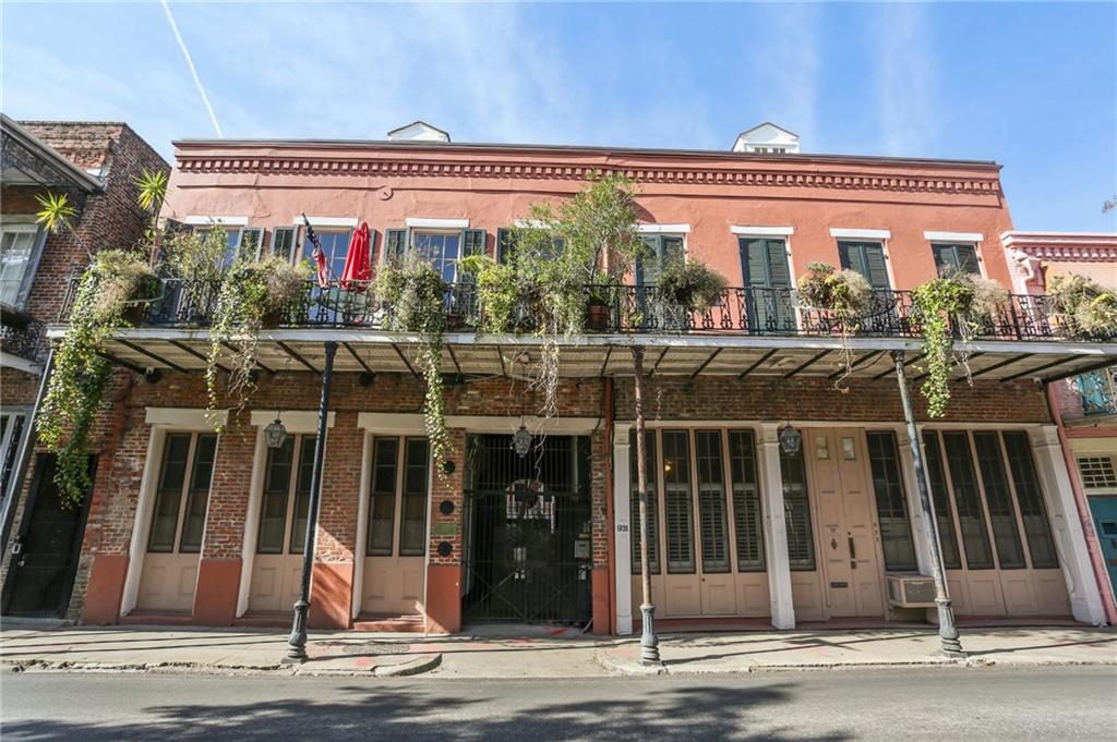 931 CHARTRES Street 13