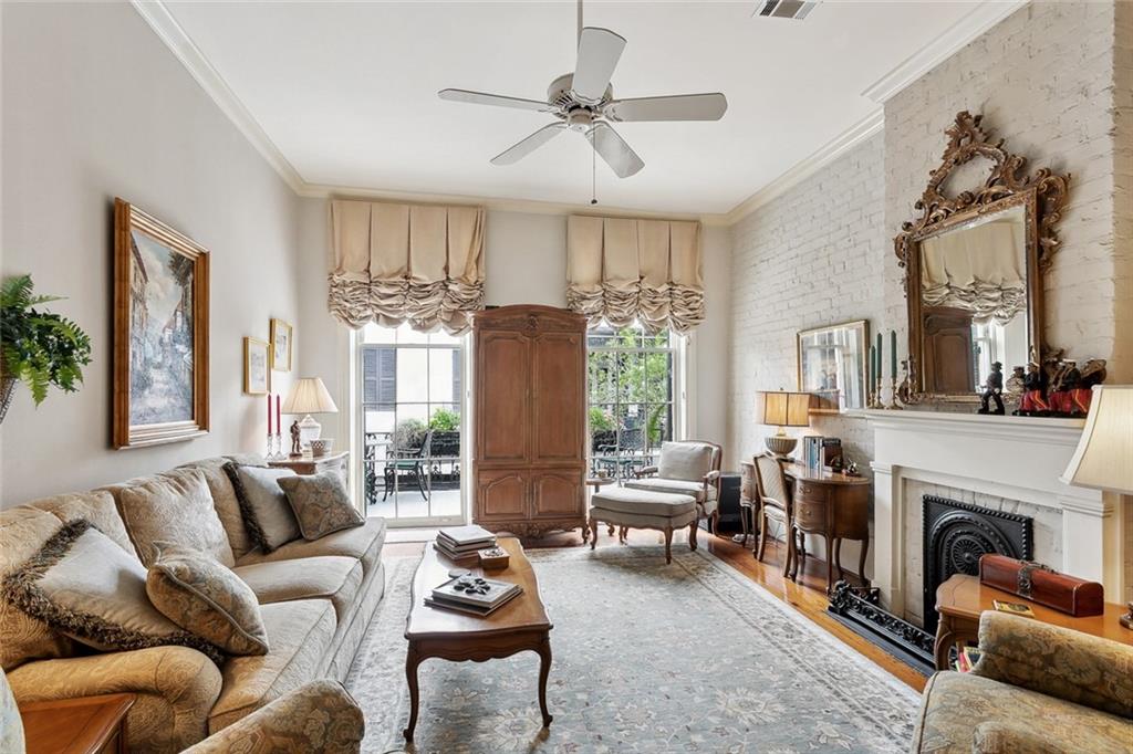 931 CHARTRES Street 13