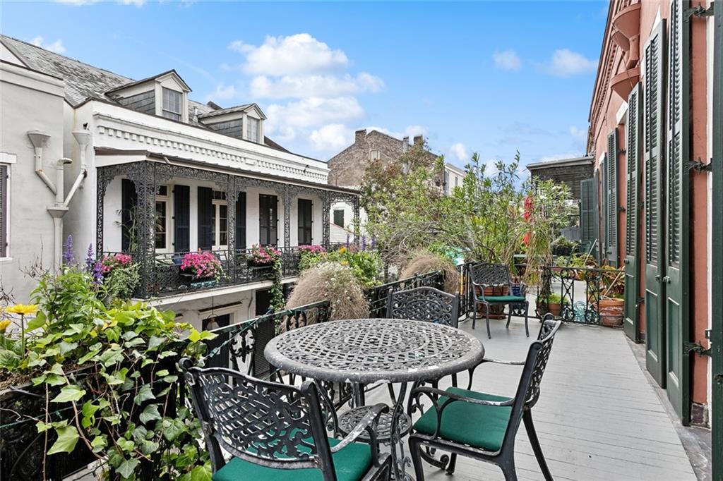 931 CHARTRES Street 13