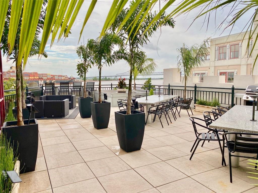 620 DECATUR Street P