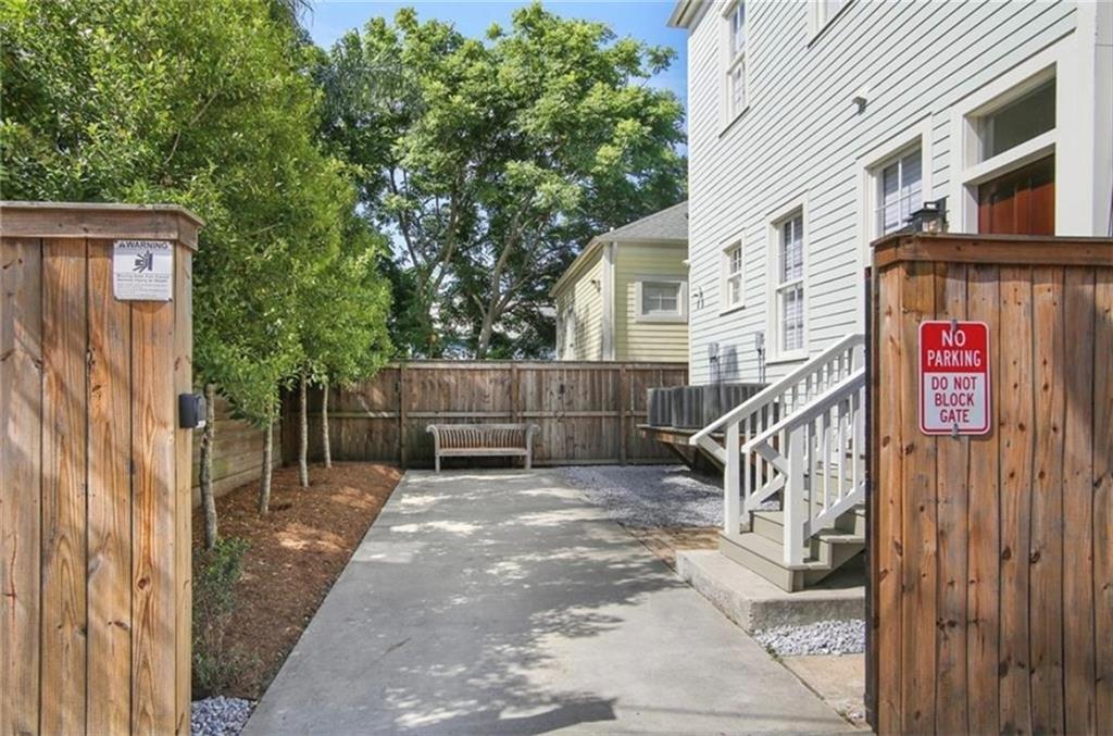 1341 CONSTANCE Street