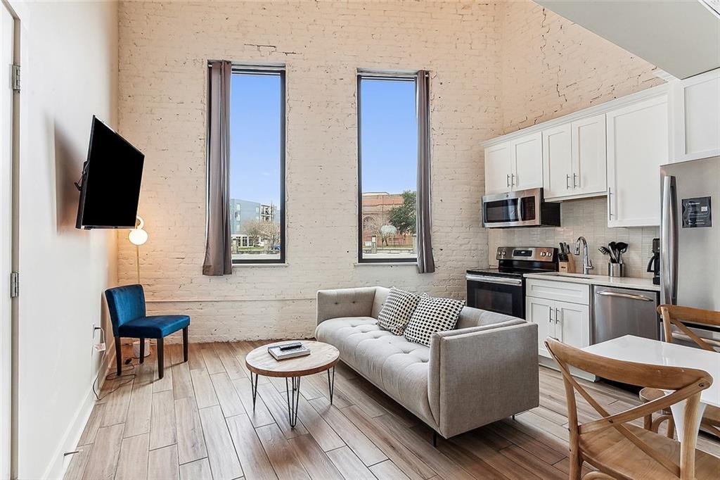 427 ESPLANADE Avenue 102