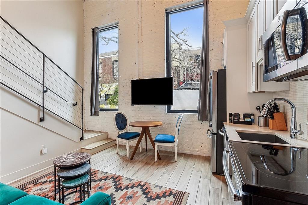 427 ESPLANADE Avenue 102