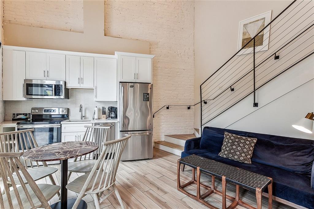 427 ESPLANADE Avenue 102