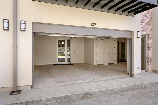 818 DAUPHINE Street TH100