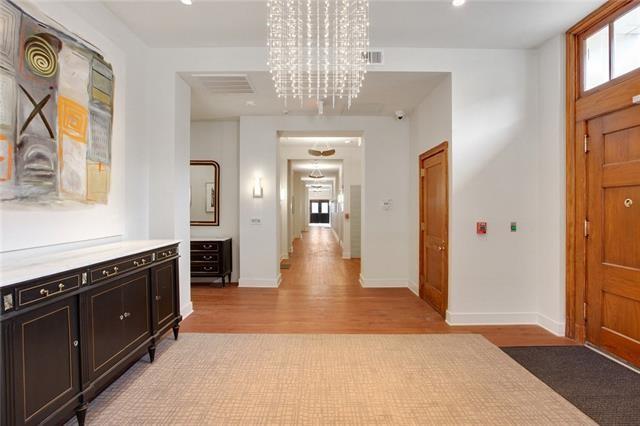 818 DAUPHINE Street TH100