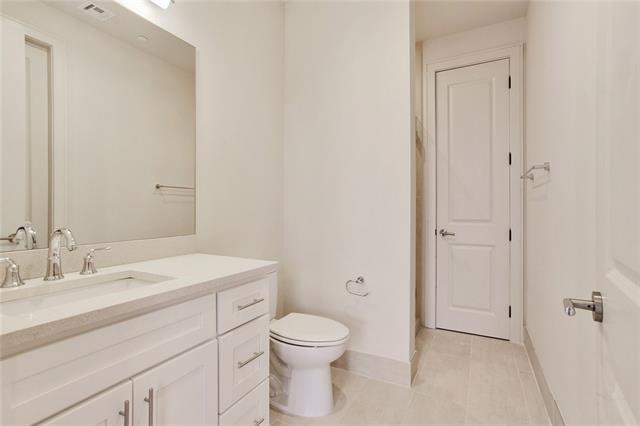 818 DAUPHINE Street TH100