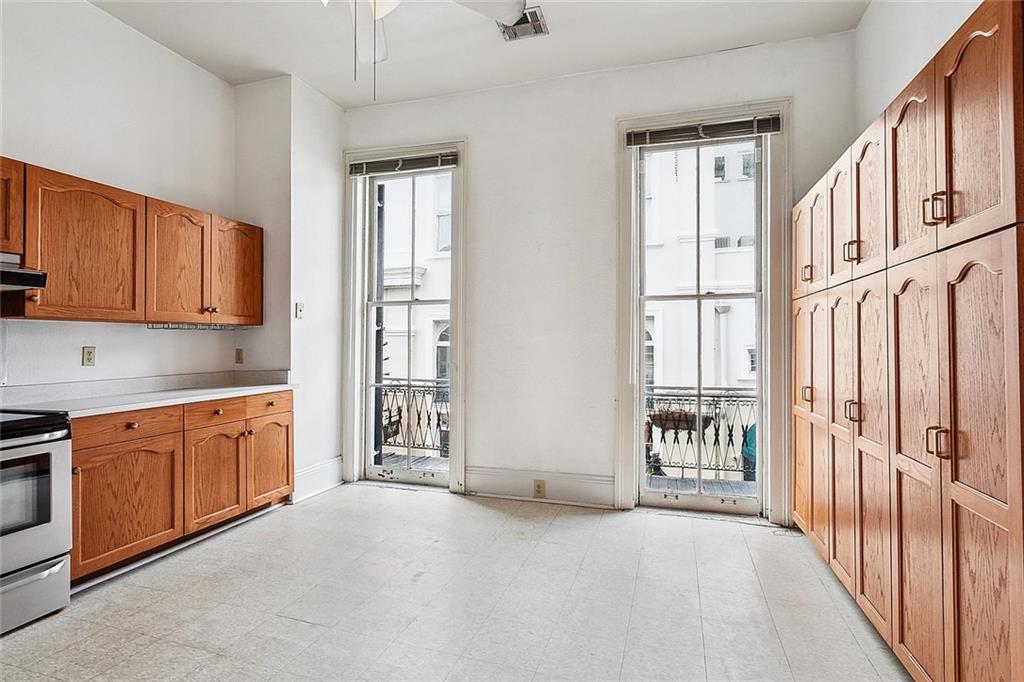 607 TOULOUSE Street 1-A