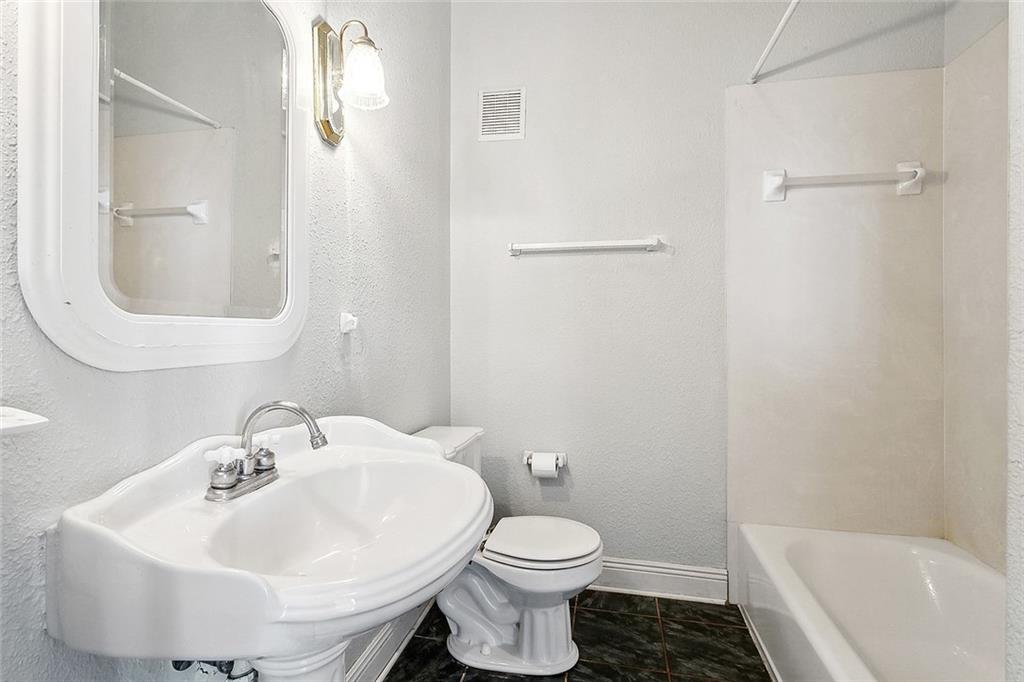 607 TOULOUSE Street 1-A